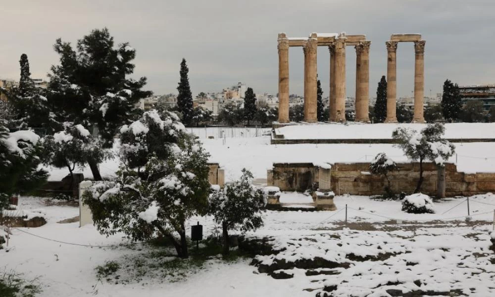 Η κακοκαιρία "Ελπίς" ανάγκασε το υπουργείο Εργασίας να αποστείλει συστάσεις προς τους δήμους σχετικά με τους άστεγους